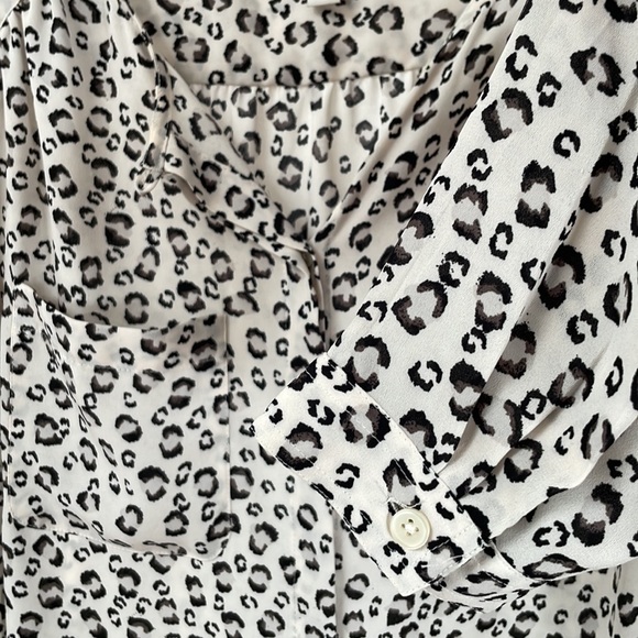 LOFT leopard print button up blouse size medium - Picture 7 of 7
